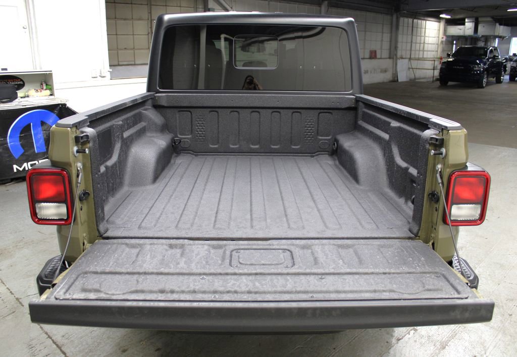 New 2026 Jeep Gladiator Sport image 28