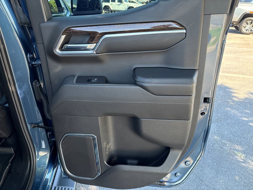 Certified 2024 GMC Sierra 1500 Elevation w/ LPO, Elevation Black Package AWD/4WD image 38