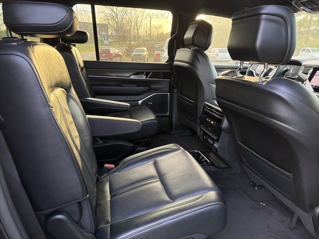 Used 2024 Jeep Wagoneer L Series II w/ Flexible Seating Group image 10