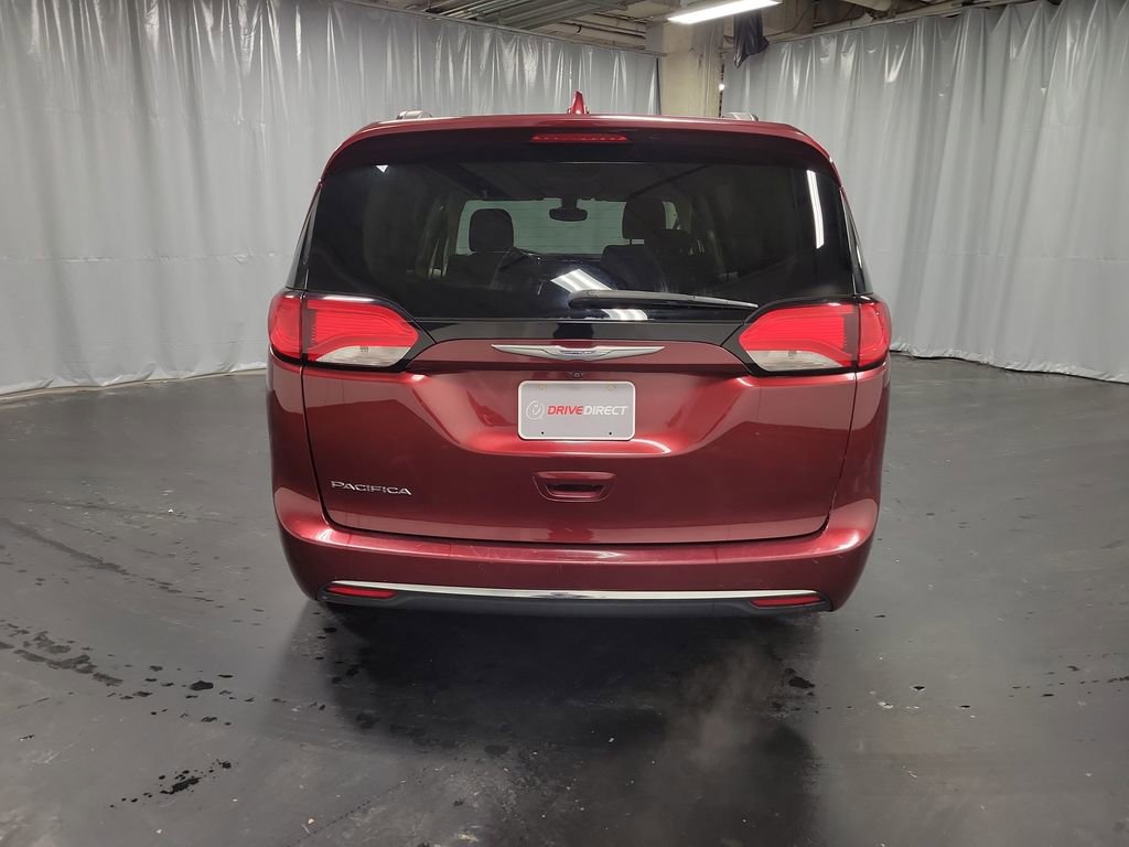 Used 2017 Chrysler Pacifica Touring Plus w/ Tire & Wheel Group image 8