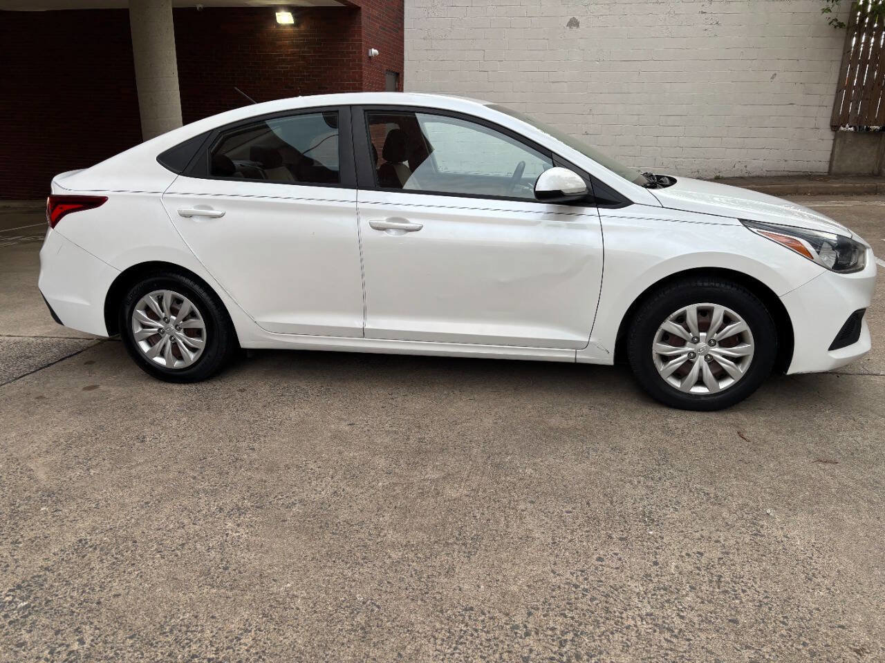 Used 2018 Hyundai Accent SE FWD image 4