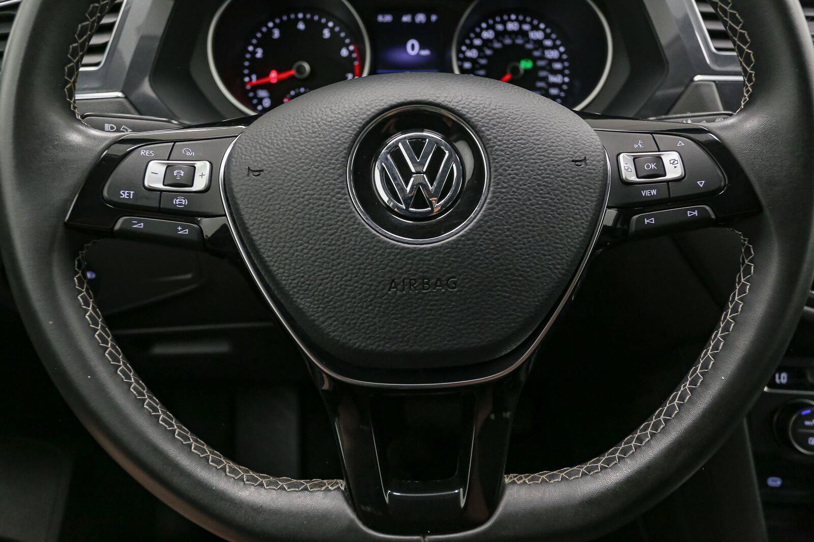Certified 2021 Volkswagen Tiguan SE AWD/4WD image 36