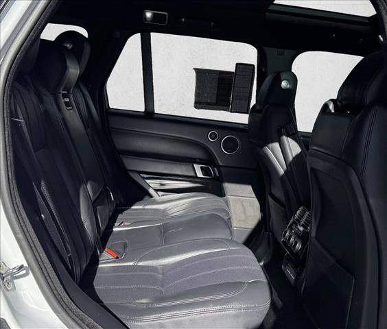 Used 2017 Land Rover Range Rover Supercharged AWD/4WD image 18