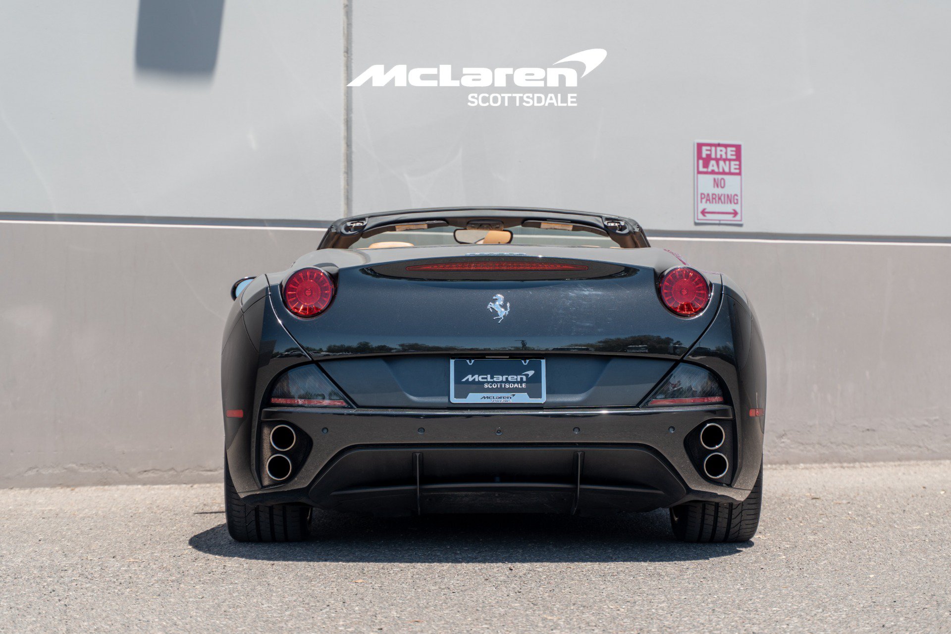 Used 2014 Ferrari California RWD image 6