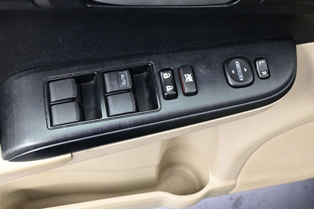 Used 2014 Toyota Camry LE FWD image 21