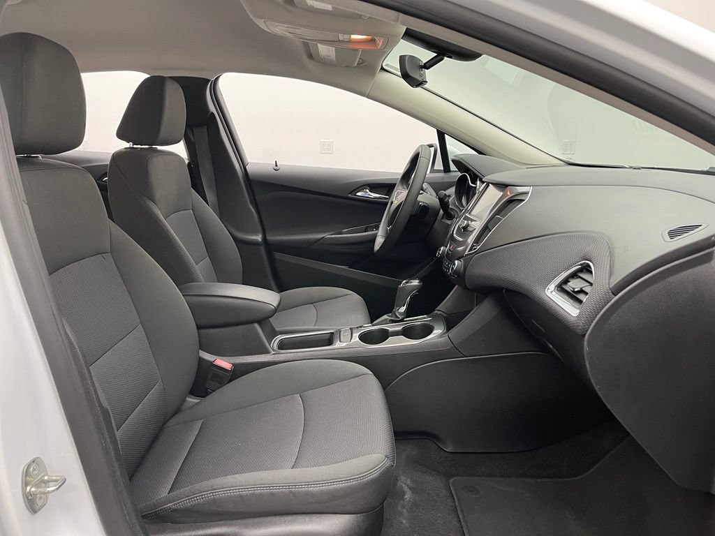 Used 2017 Chevrolet Cruze LT w/ Convenience Package FWD image 29