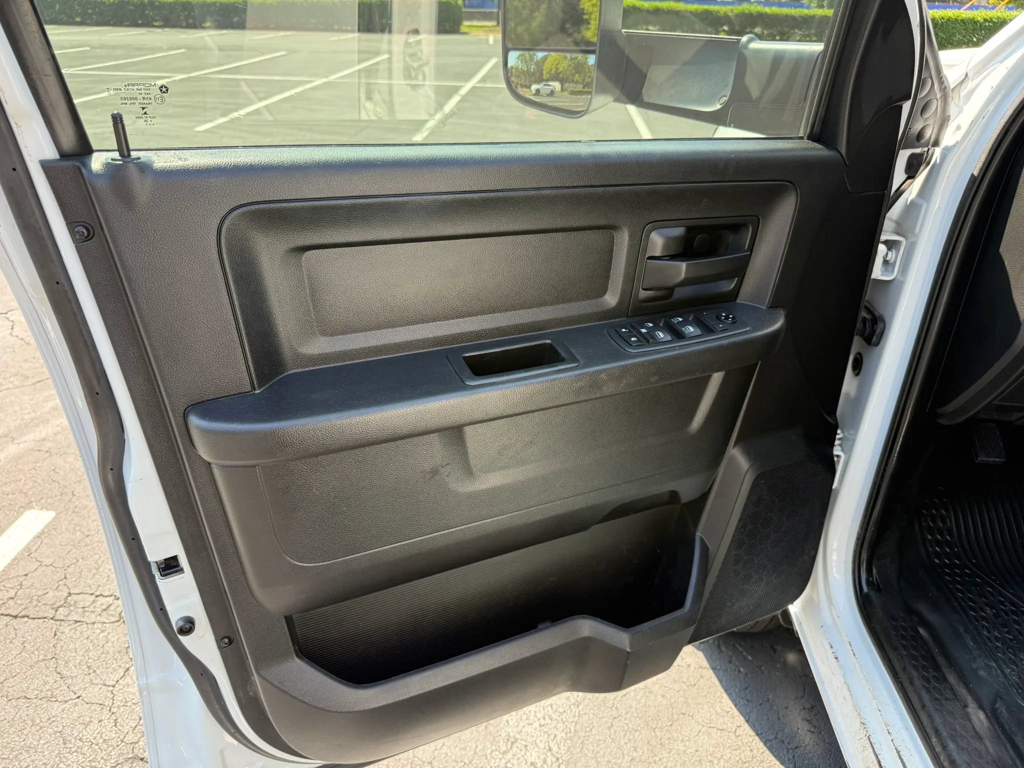 Used 2020 RAM 3500 Tradesman w/ Chrome Appearance Group AWD/4WD image 15