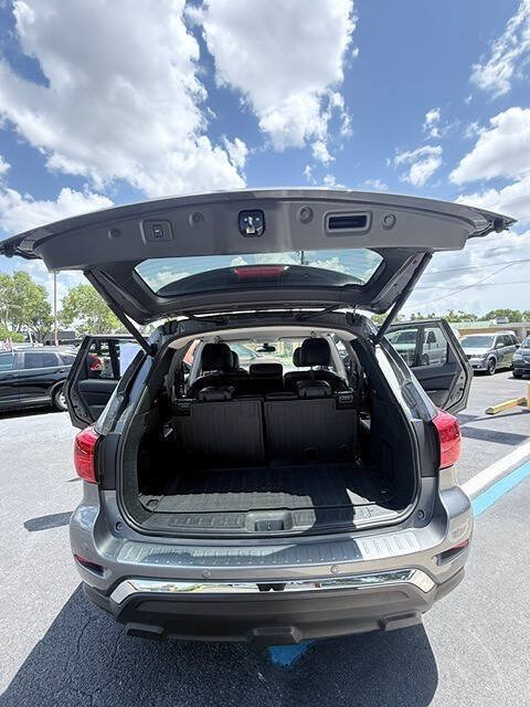 Used 2019 Nissan Pathfinder SL w/ Cargo Package AWD/4WD image 17