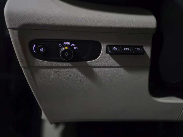 Used 2023 Buick Envision Avenir image 32