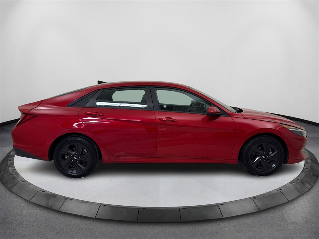 Used 2021 Hyundai Elantra SEL image 4
