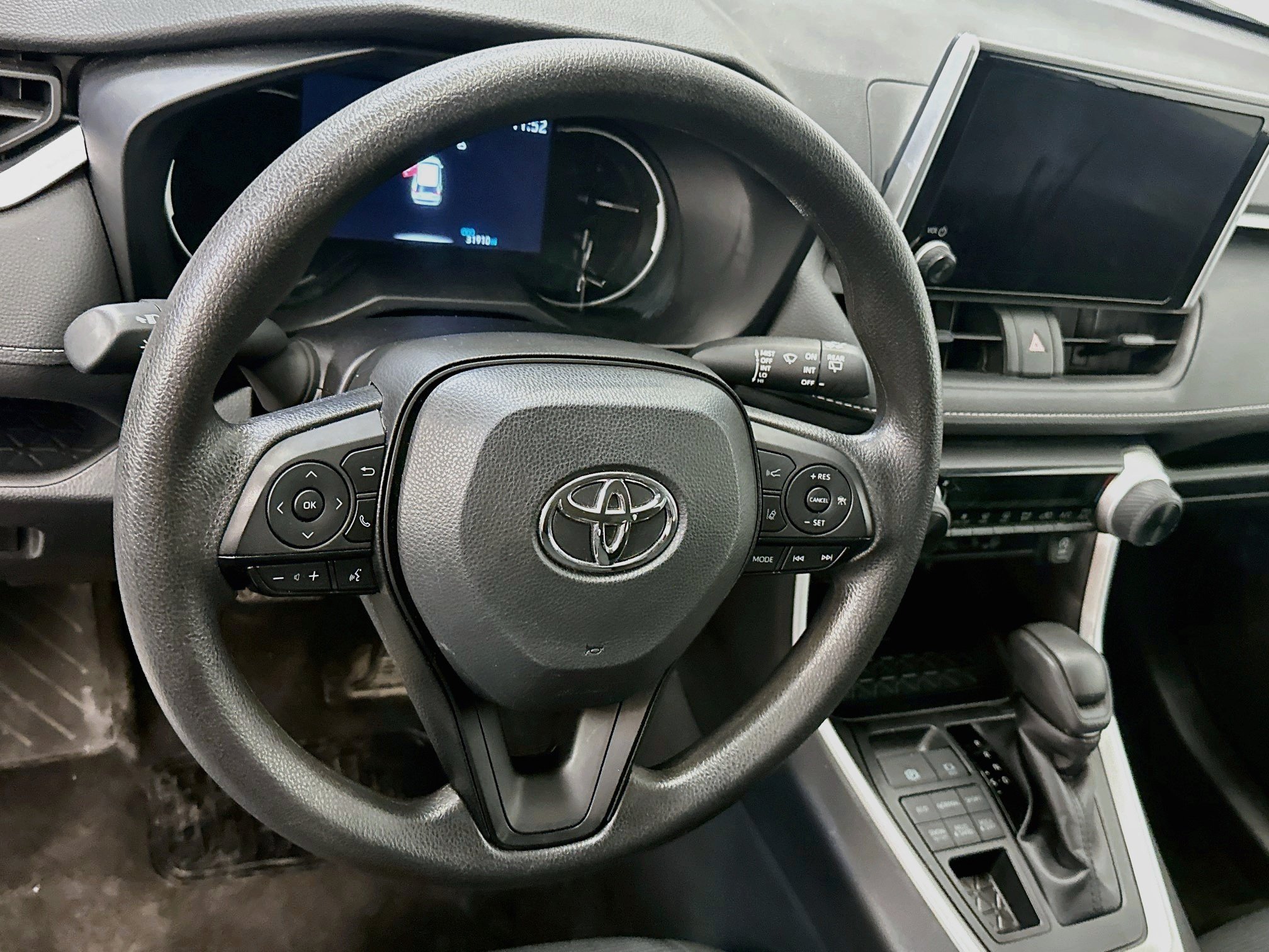 Used 2025 Toyota RAV4 LE AWD/4WD image 18