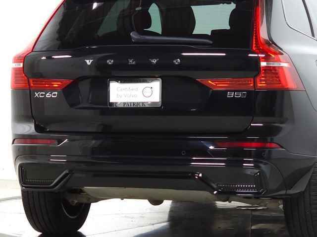 Certified 2025 Volvo XC60 B5 Core AWD/4WD image 12