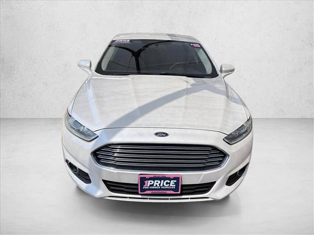 Used 2015 Ford Fusion SE w/ Equipment Group 201A FWD image 2