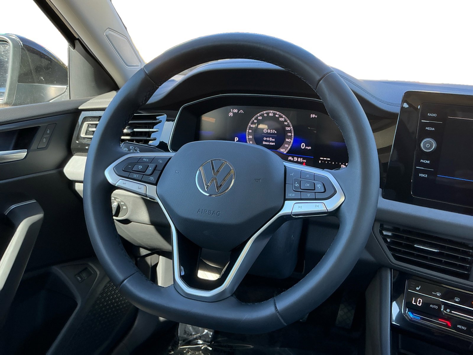 Used 2025 Volkswagen Jetta SE w/ Sunroof Package image 10