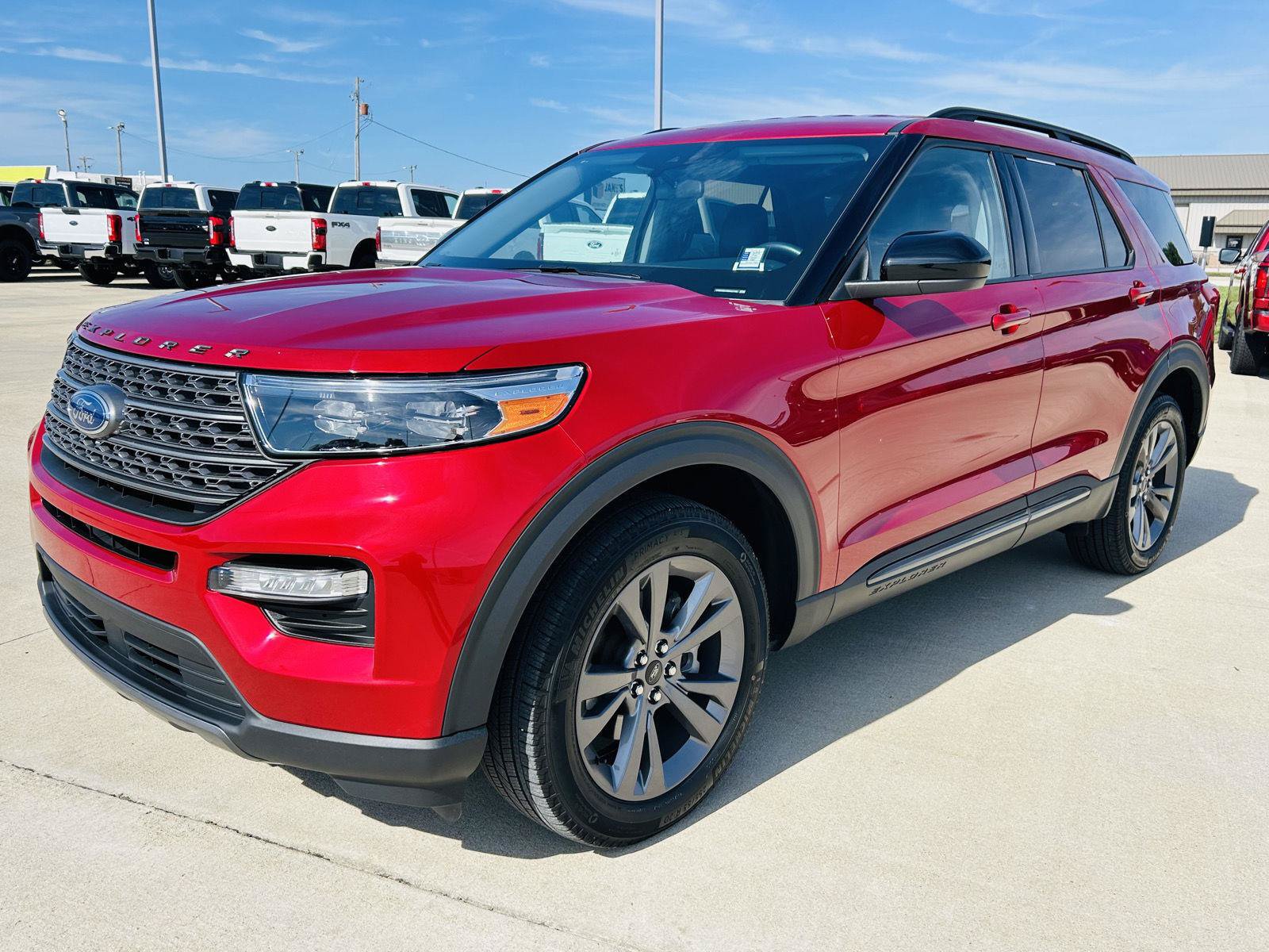 Used 2024 Ford Explorer XLT w/ Equipment Group 202A AWD/4WD image 35