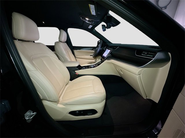 Used 2023 Jeep Grand Cherokee L Limited image 23