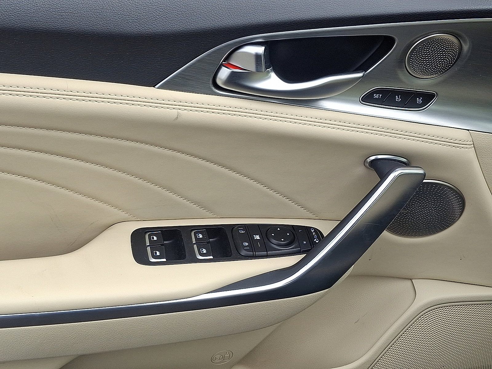 Used 2023 Kia Stinger GT2 image 12