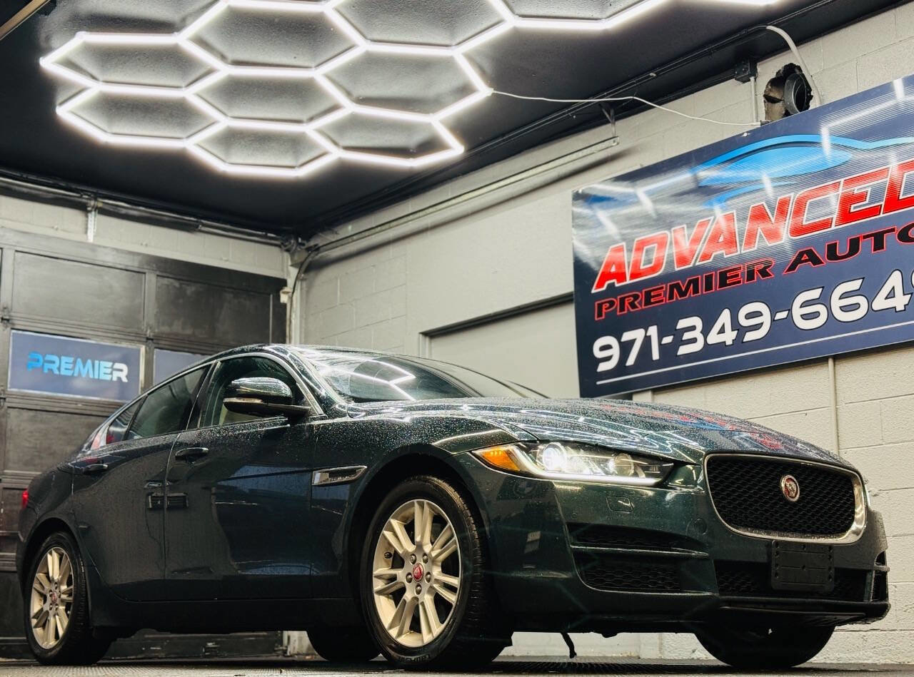 Used 2017 Jaguar XE Premium image 1