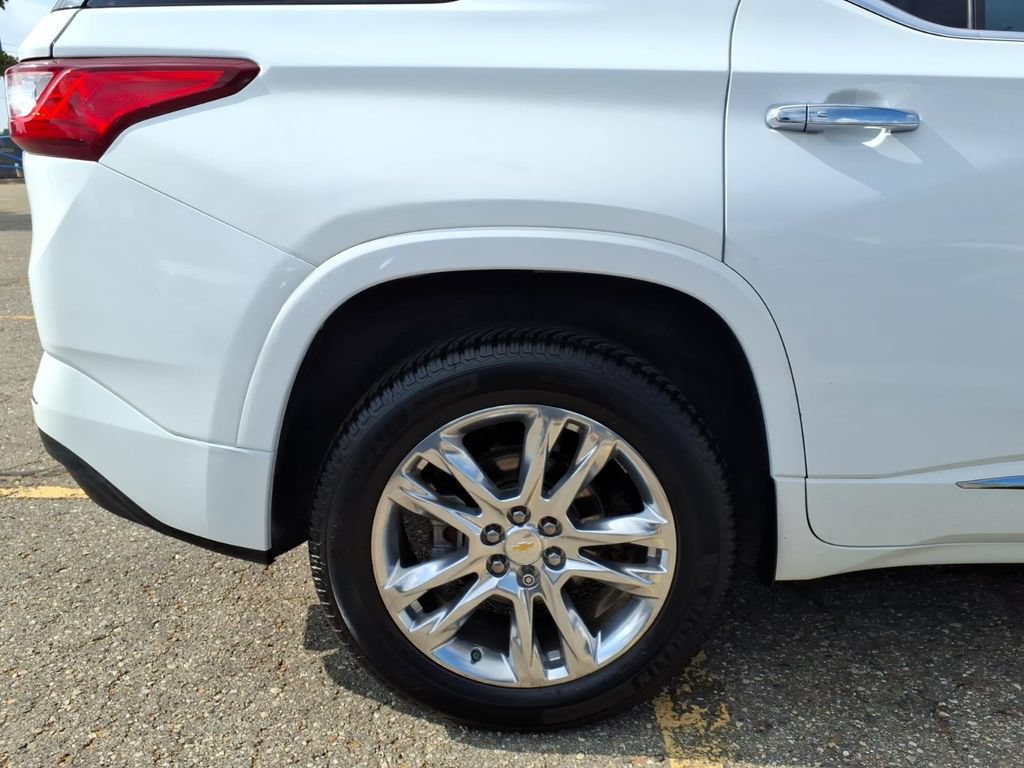 Used 2018 Chevrolet Traverse High Country AWD/4WD image 28