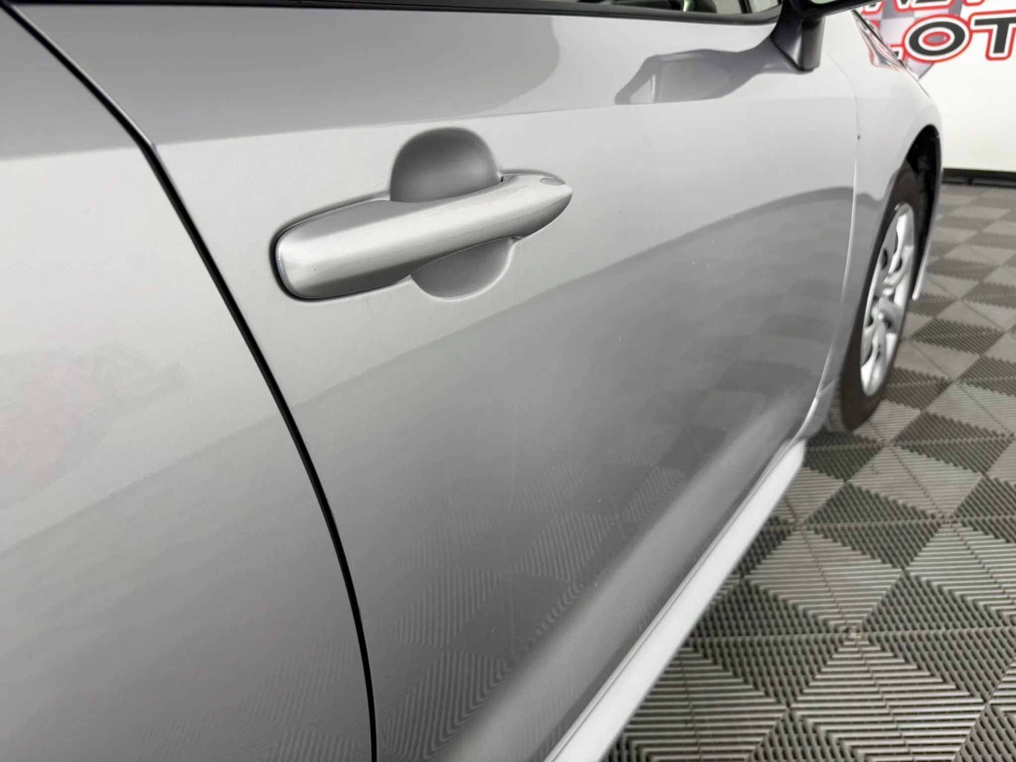 Used 2025 Toyota Corolla LE FWD image 27