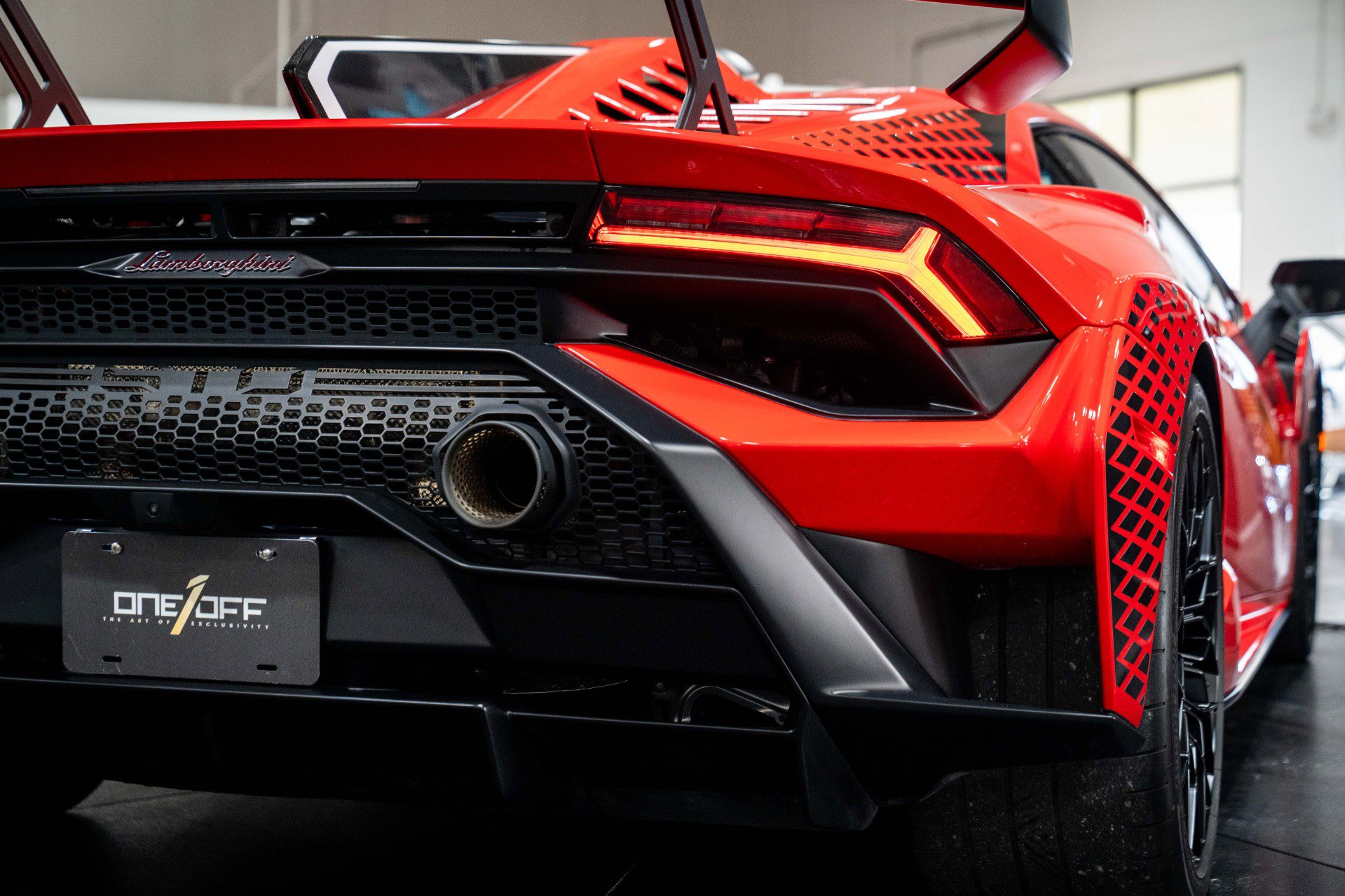 Used 2022 Lamborghini Huracan STO image 30