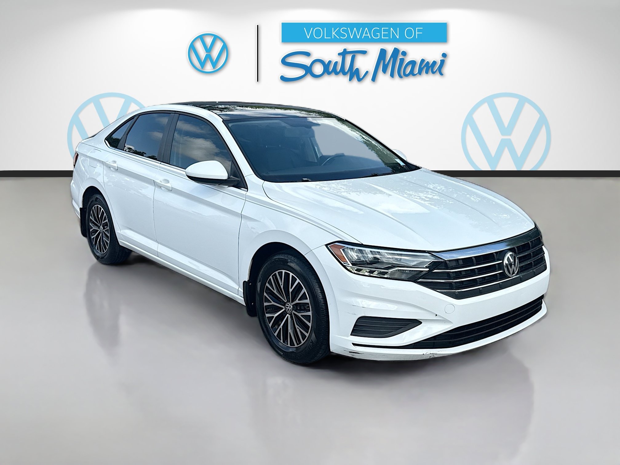 Used 2019 Volkswagen Jetta SE w/ Cold Weather Package FWD image 1
