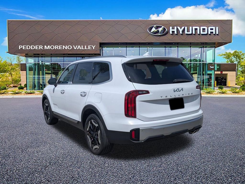Used 2023 Kia Telluride S image 5