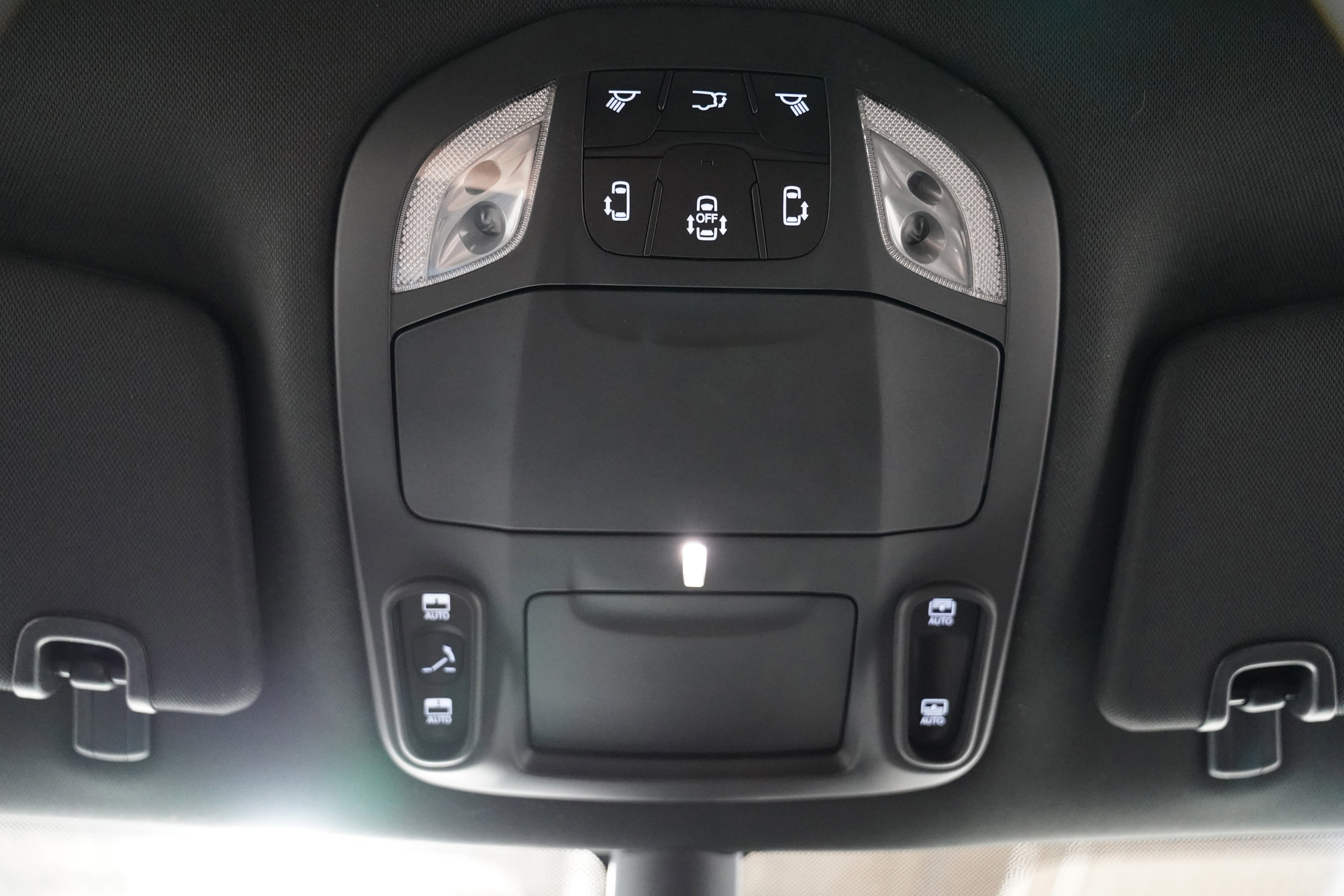 New 2026 Chrysler Pacifica Limited w/ Uconnect Theater Family Group image 32