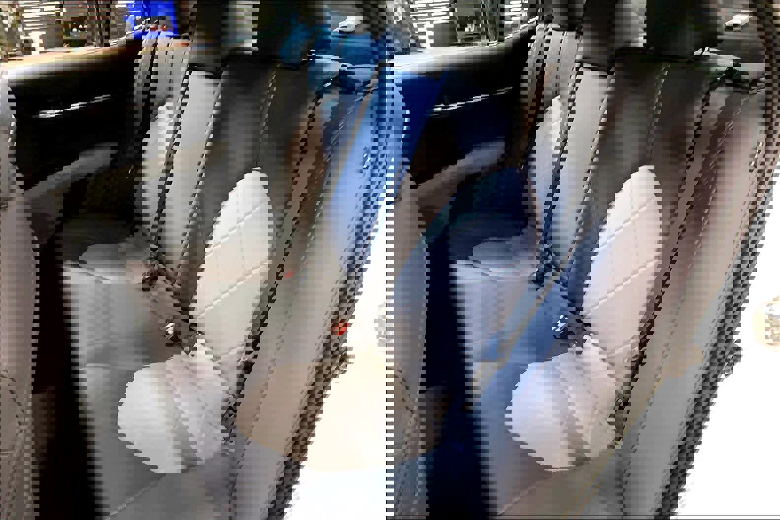 Used 2018 Toyota Camry XLE image 19