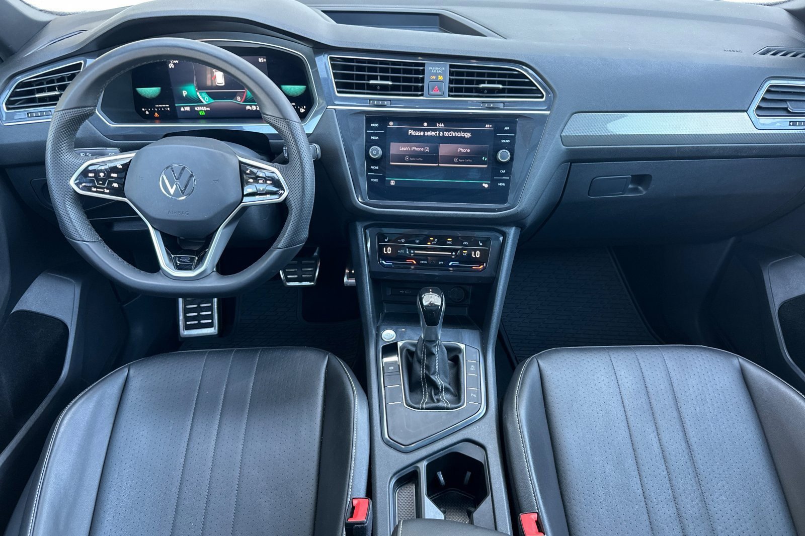 Used 2022 Volkswagen Tiguan SE R-Line image 12