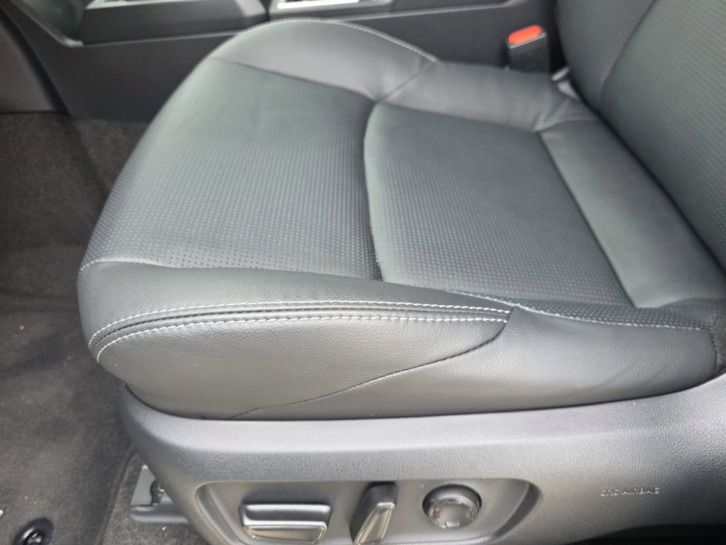 Used 2025 Toyota 4Runner Limited image 17