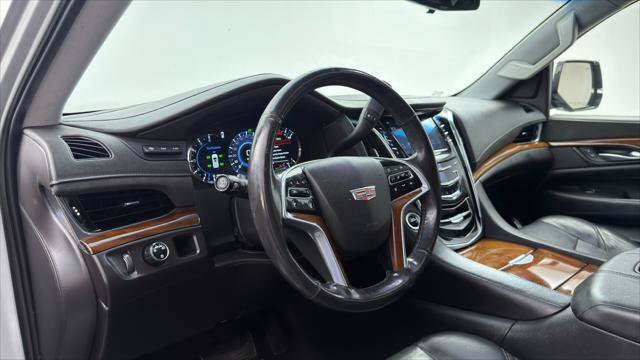 Used 2018 Cadillac Escalade ESV Luxury RWD image 22