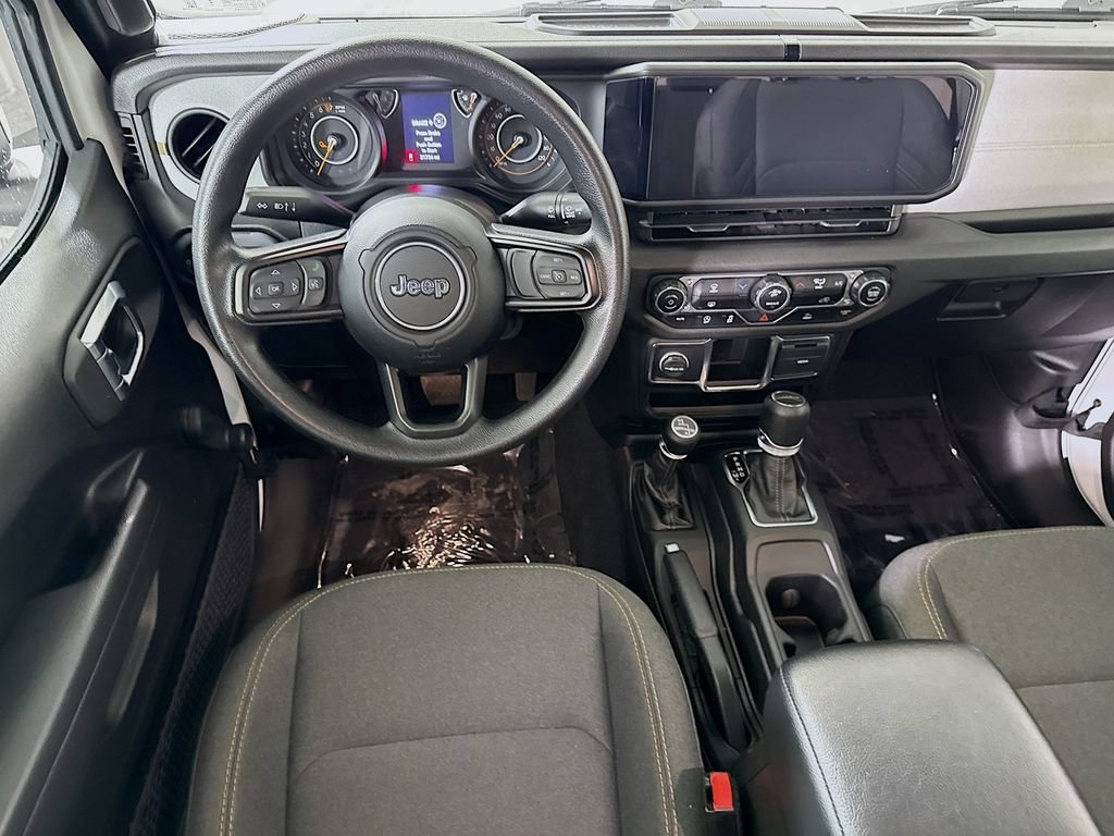 Used 2024 Jeep Gladiator Sport AWD/4WD image 3