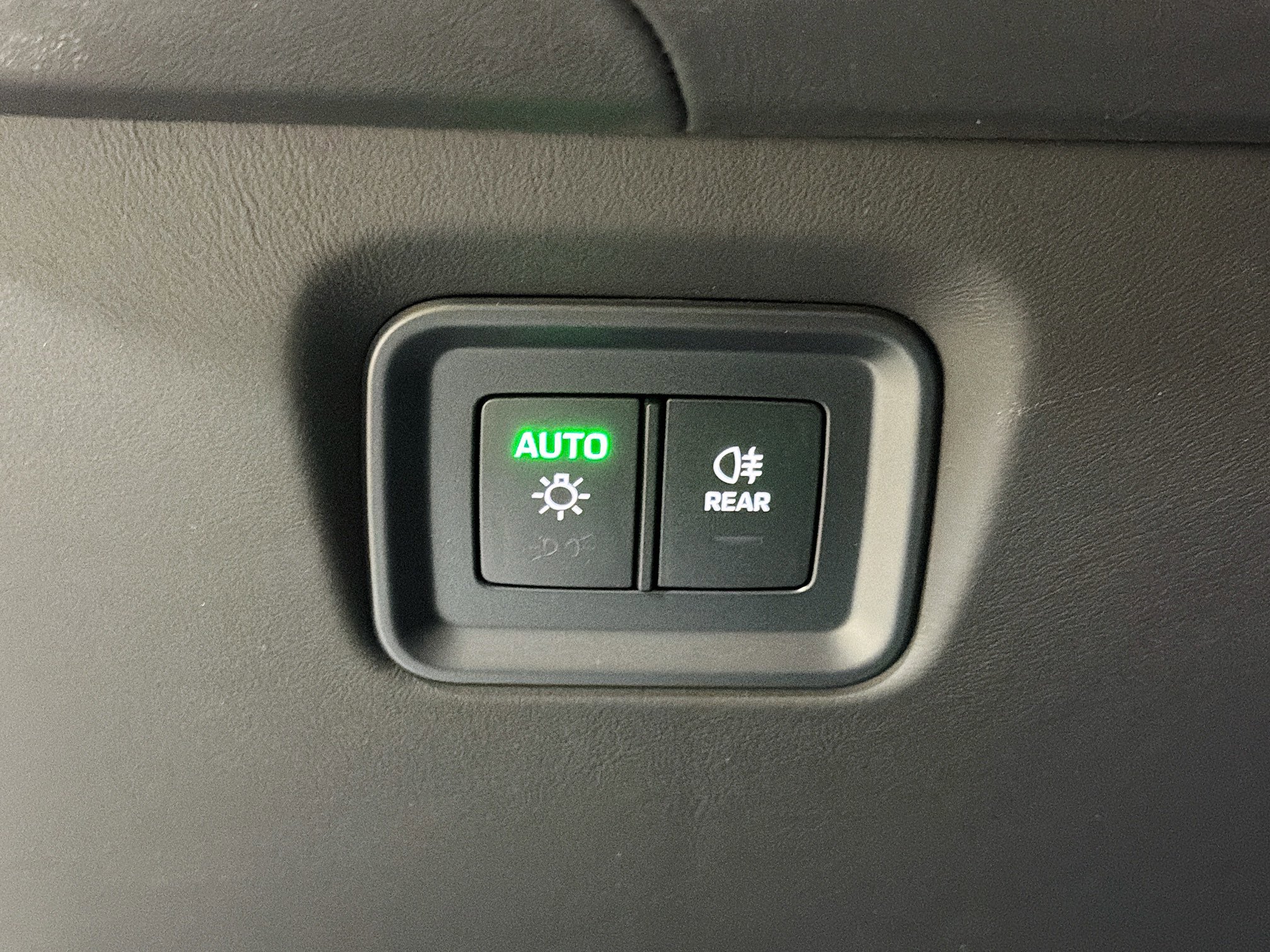 Certified 2025 Porsche Cayenne Turbo image 35