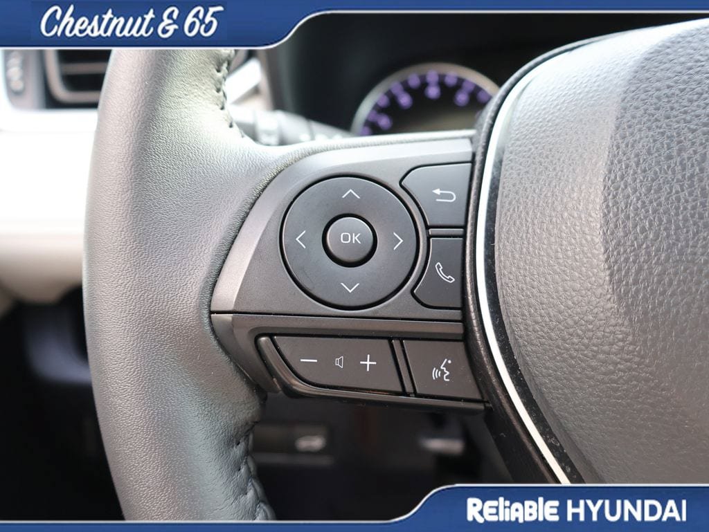 Used 2022 Toyota RAV4 XLE Premium AWD/4WD image 27