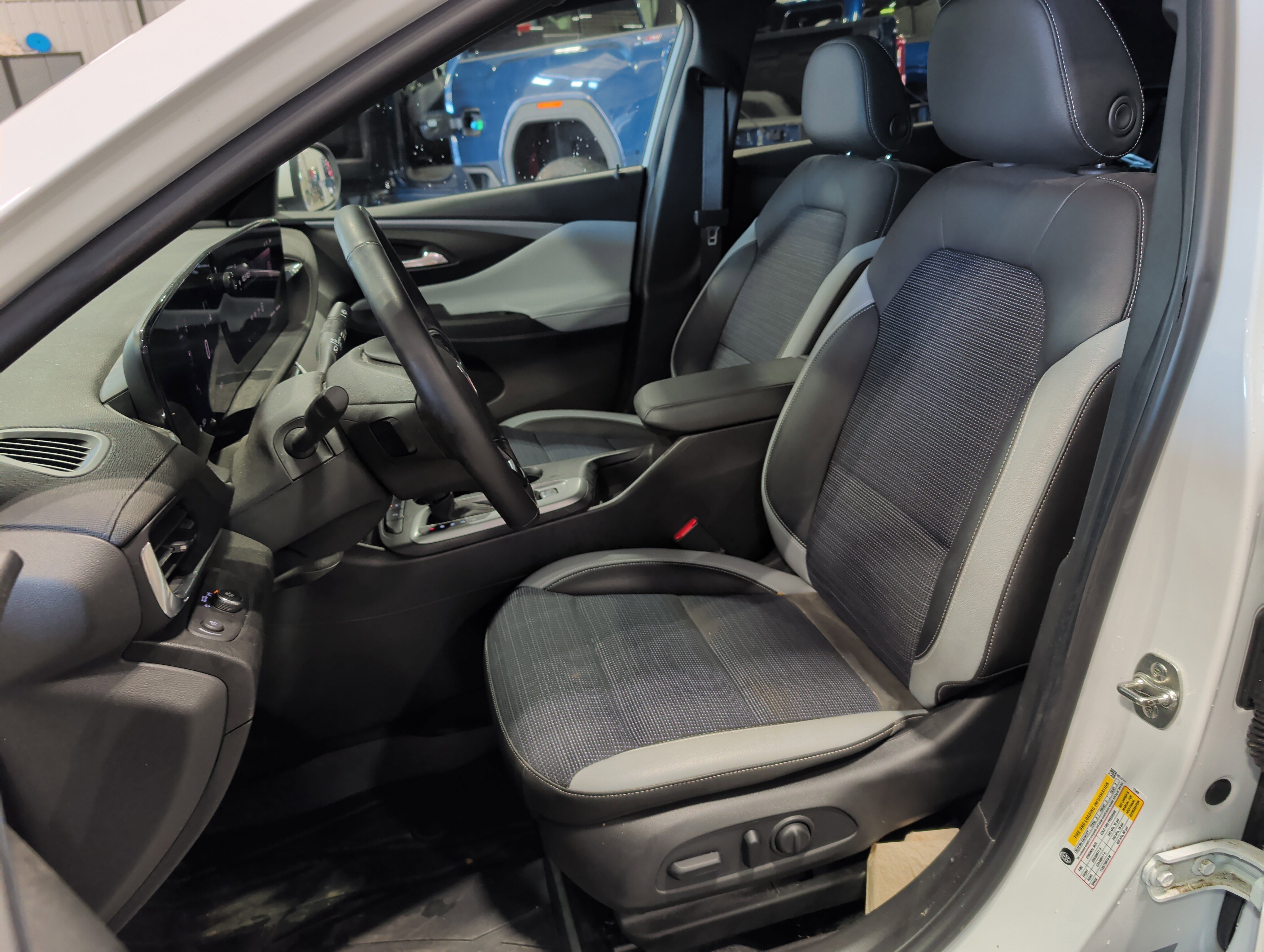 Used 2024 Buick Envista Preferred w/ Convenience I Package image 7