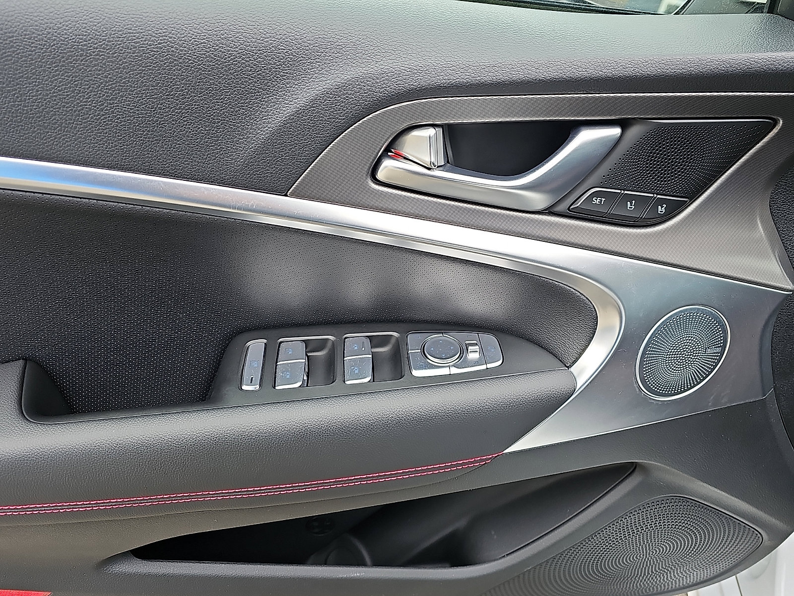 Used 2025 Genesis G70 3.3T Advanced image 13