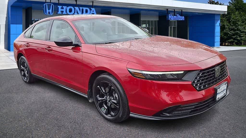 Certified 2025 Honda Accord SE image 2