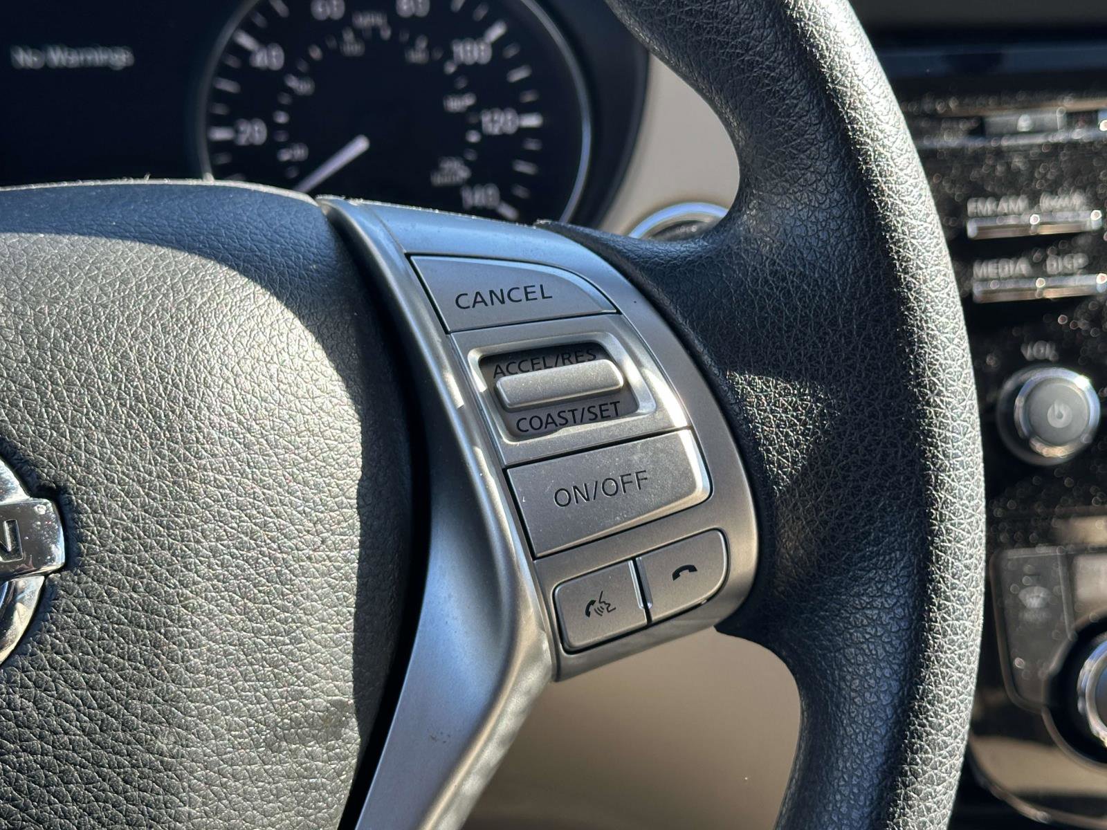 Used 2016 Nissan Rogue SV image 30