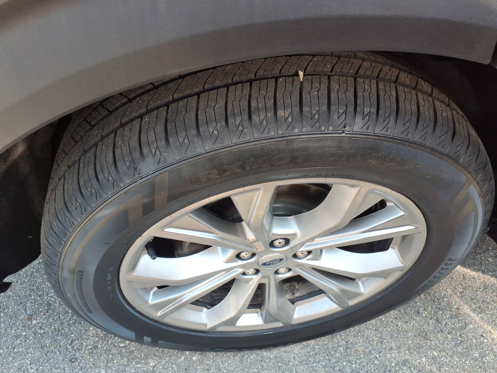 Used 2020 Ford Explorer XLT w/ Equipment Group 202A AWD/4WD image 6