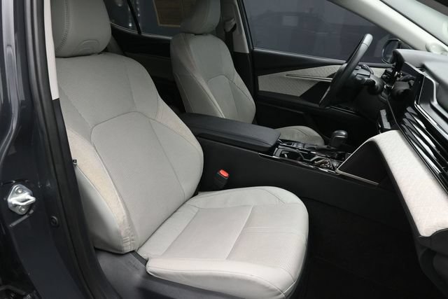Used 2025 Toyota Camry XLE w/ Premium Package FWD image 32