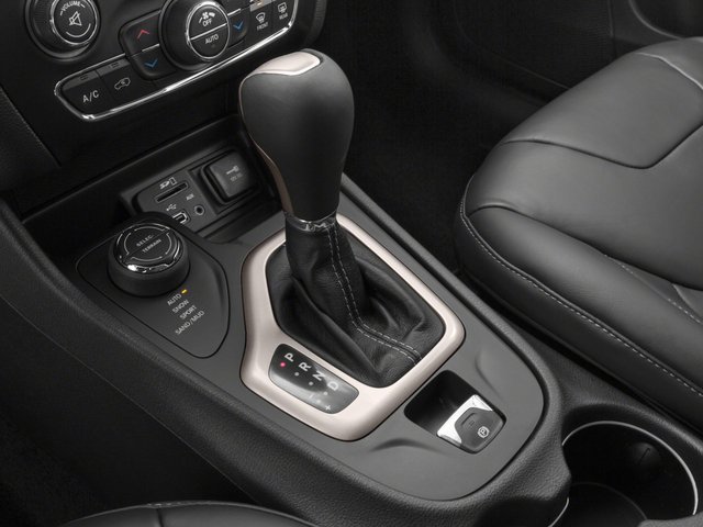 Used 2017 Jeep Cherokee Limited FWD image 14
