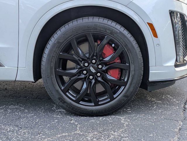 Certified 2025 Cadillac XT6 Sport w/ Platinum Package AWD/4WD image 10