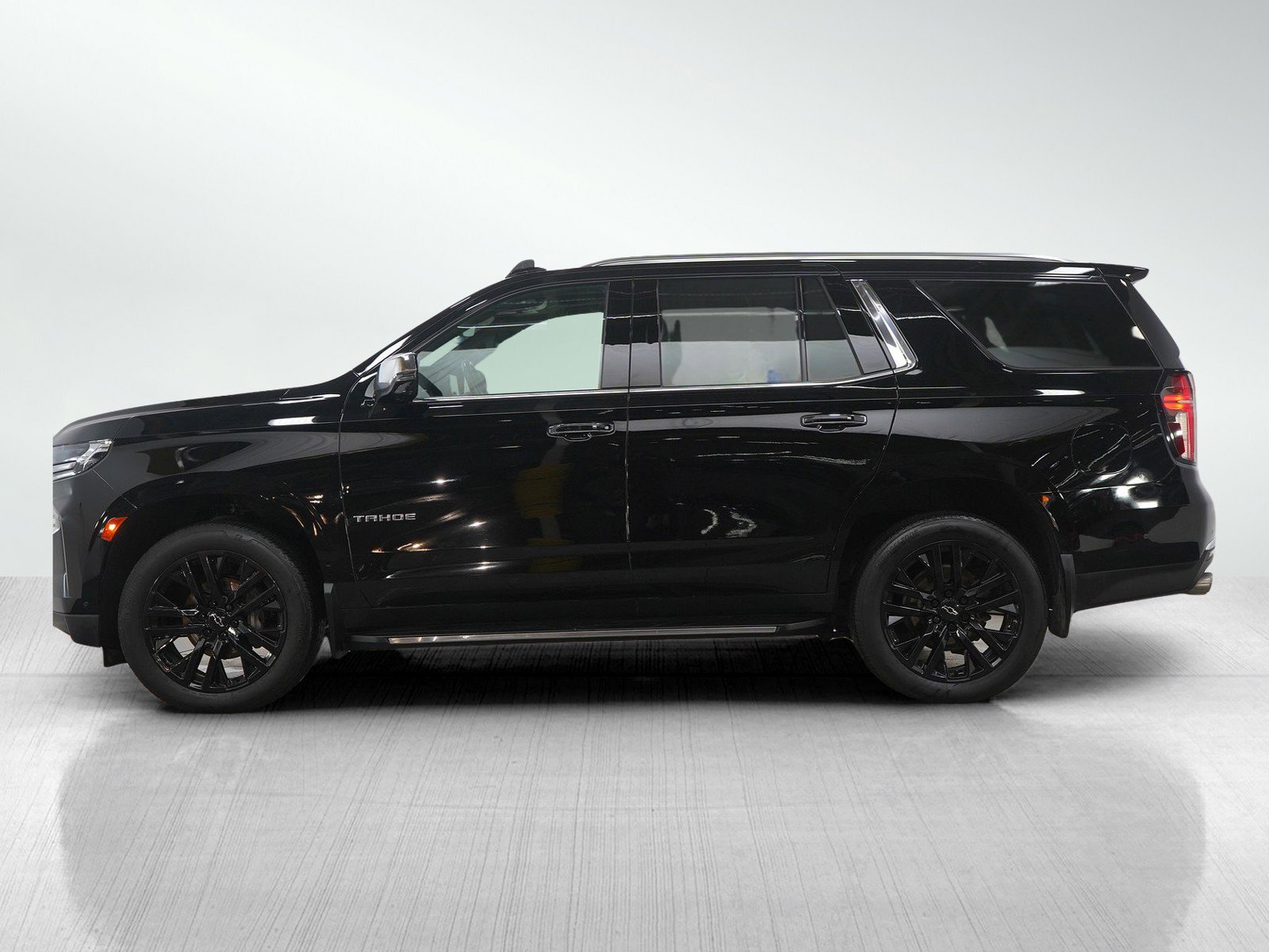 Used 2023 Chevrolet Tahoe Premier image 2