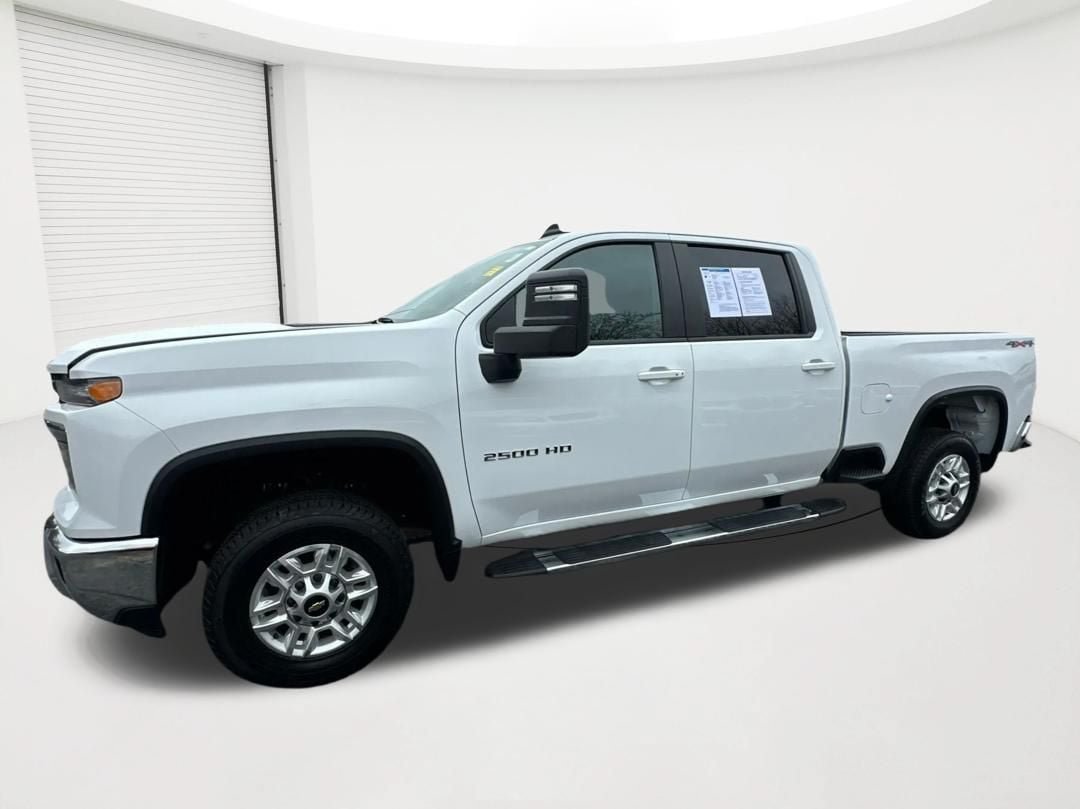 Used 2025 Chevrolet Silverado 2500 LT w/ Convenience Package AWD/4WD image 1