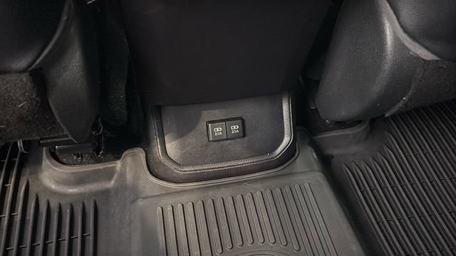 Used 2021 Toyota Highlander XSE image 9