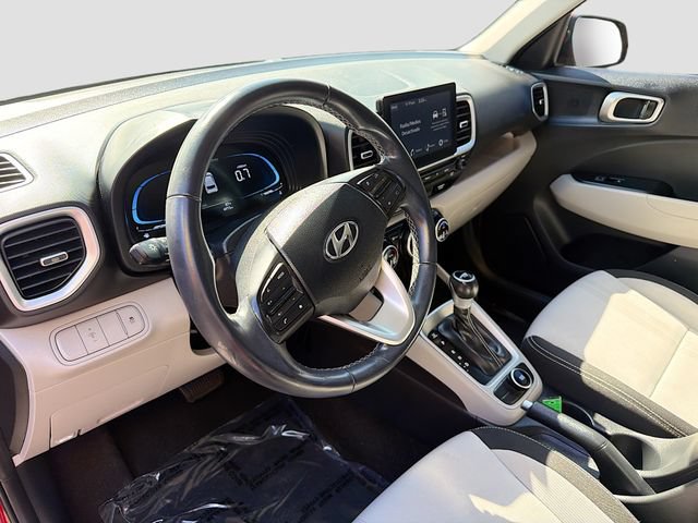Certified 2024 Hyundai Venue SEL FWD image 9