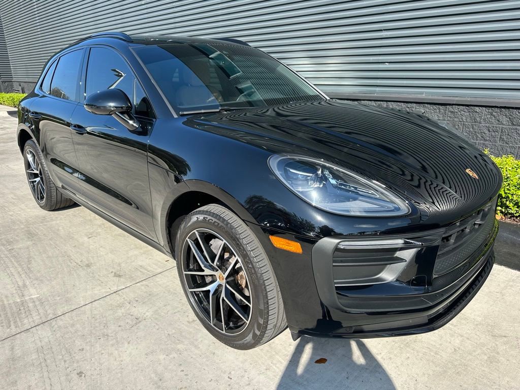 Certified 2024 Porsche Macan image 11