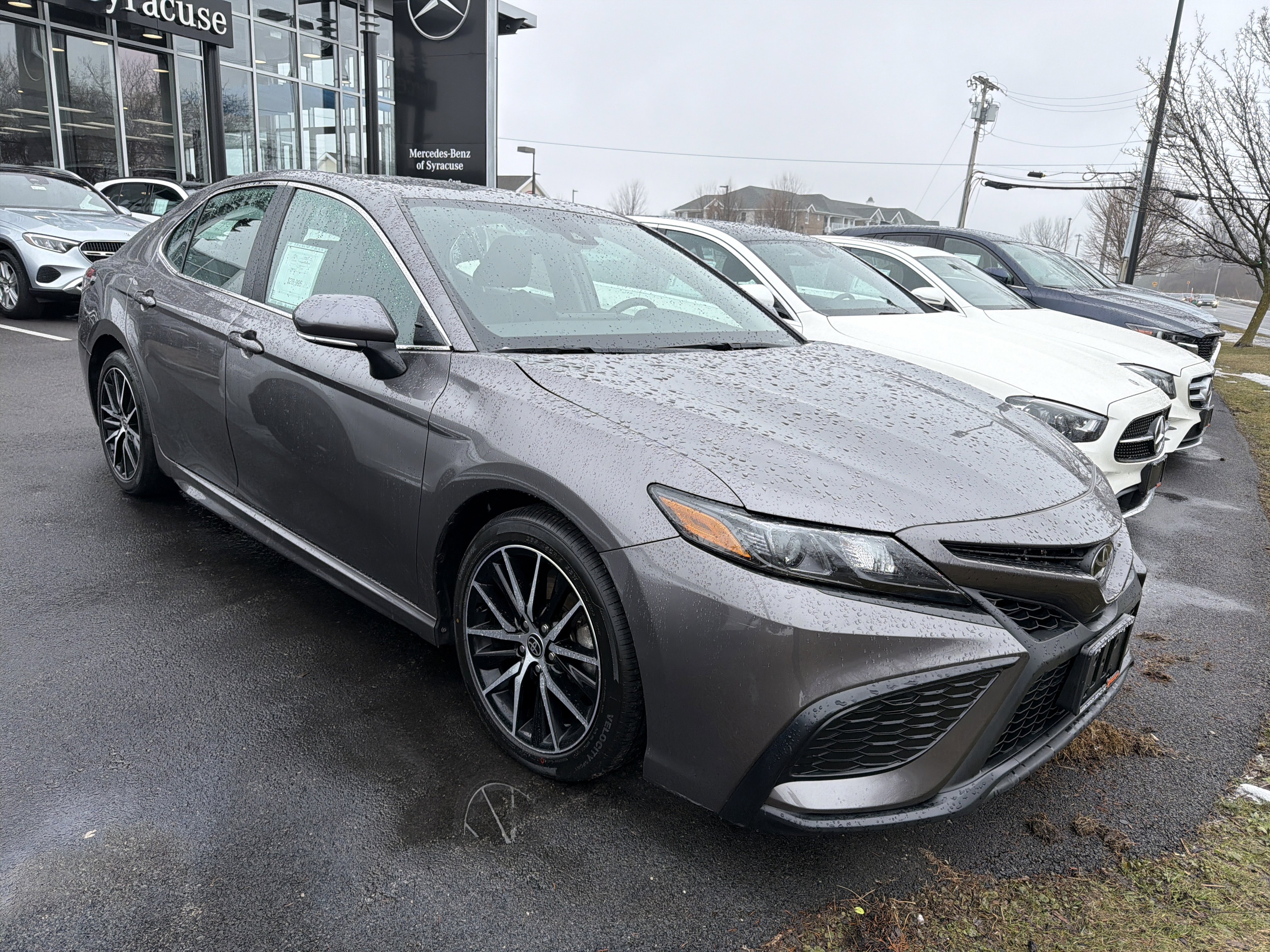 Used 2023 Toyota Camry SE w/ Cold Weather Package image 2