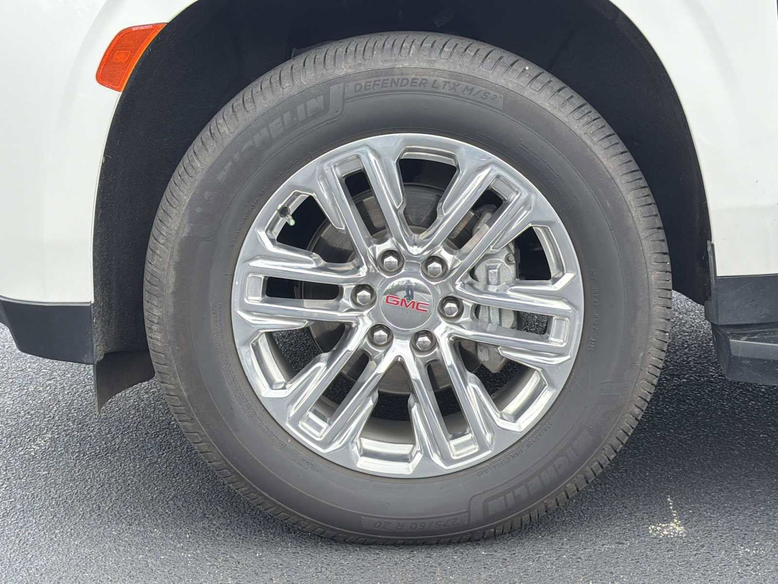 Used 2023 GMC Yukon XL SLT image 39